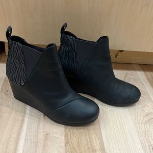 Toms wedges- never worn